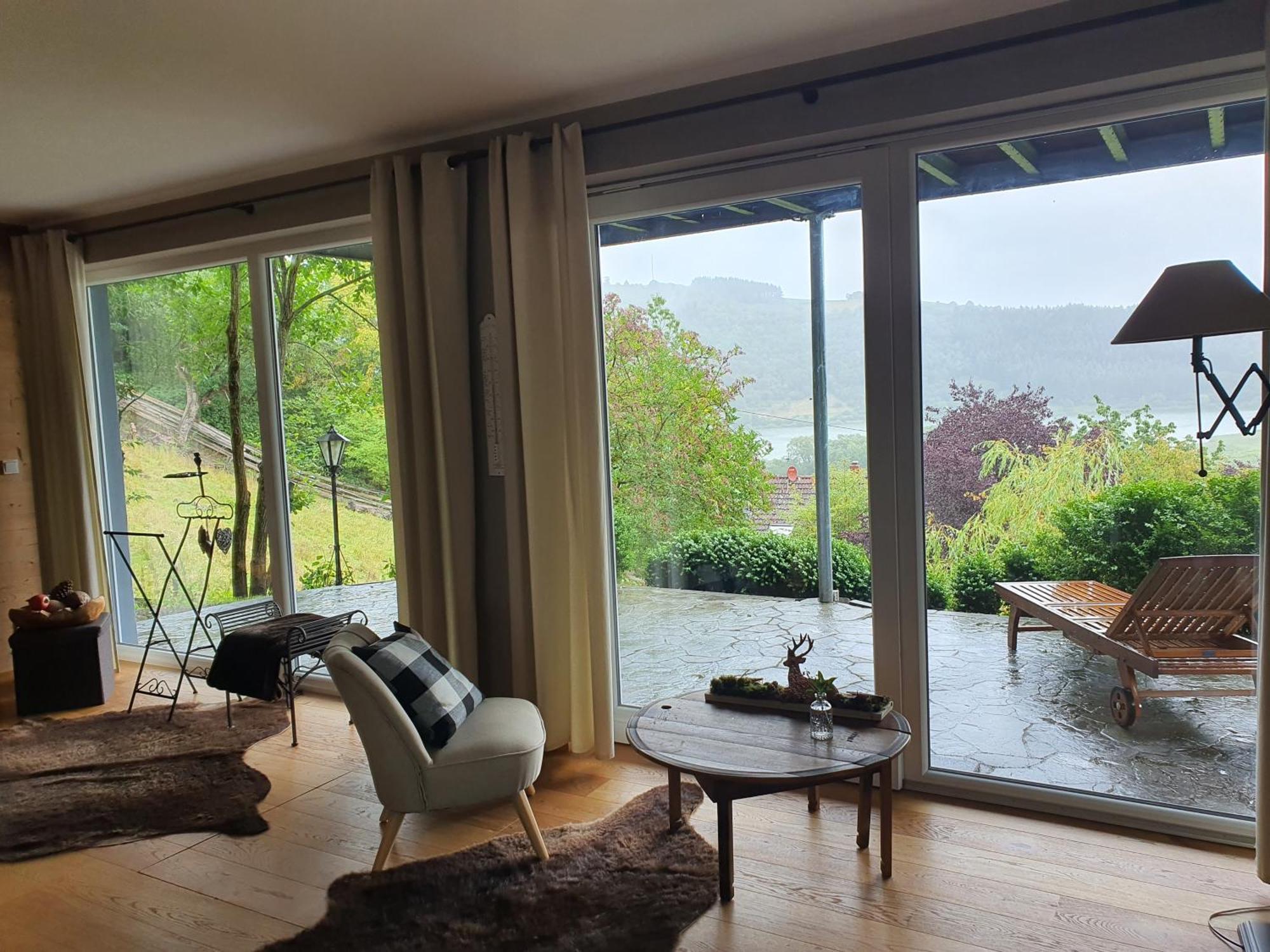 River Mosel Holiday Homes, Meerfeld Studio With A Lake View Exteriér fotografie